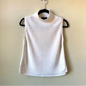 🫒 SOLD 🫒White House Black Market - MockNeck Sleeveless Sweater.